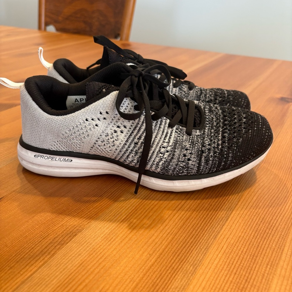 APL Techloom Pro Athletic Propulsion Labs Womens Running Sneakers Shoes Size 7.5